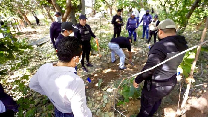 Tras cateos en Chiapas hallan 15 cuerpos en fosas clandestinas