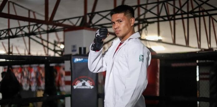 Un médico del IMSS del Edomex ahora será un peleador de la UFC. Se ganó su lugar y espera debutar este año.