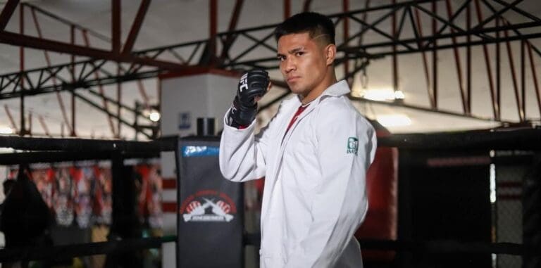 Un médico del IMSS del Edomex ahora será un peleador de la UFC. Se ganó su lugar y espera debutar este año.