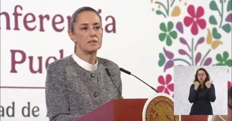 Suspensión de ocho rutas de Mexicana se debe a la revisión de su plan para 2025, aseguró Claudia Sheinbaum.