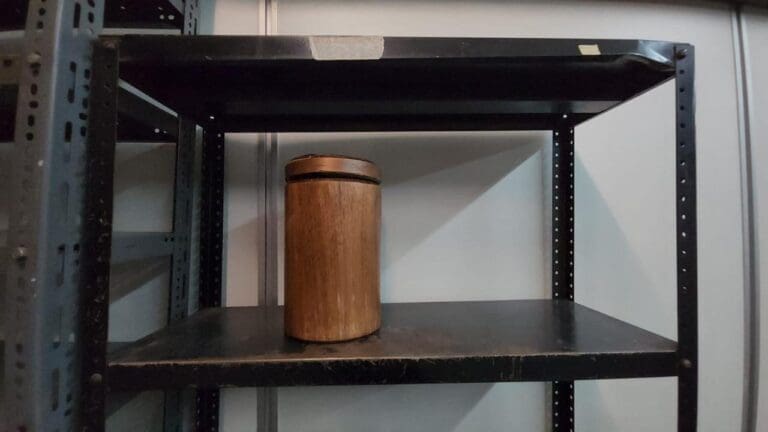 Metro CDMX busca a dueños de urna con cenizas perdida en Línea 6 desde hace meses