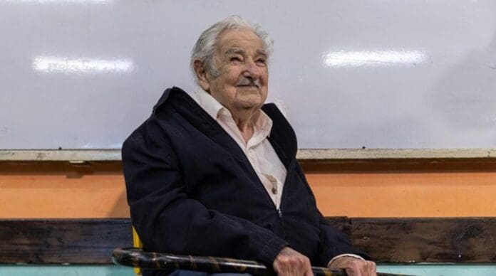 El expresidente de Uruguay Pepe Mujica ha anunciado que su cáncer se ha extendido, pide que lo dejen morir tranquilo.