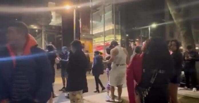 Se registra sismo de 6.1 grados con epicentro en Coalcomán, Michoacán. Van más de 37 réplicas este domingo.