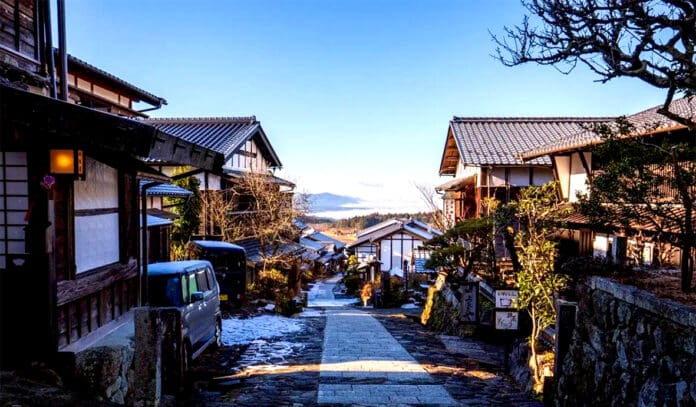 Video: Sacude terremoto de 6.9 a Japón; alertan riesgo de tsunami