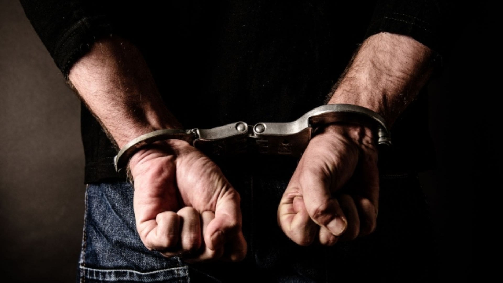 Detienen a ladrón que huía de la policía; se cansó después de correr cuatro cuadras en la CDMX