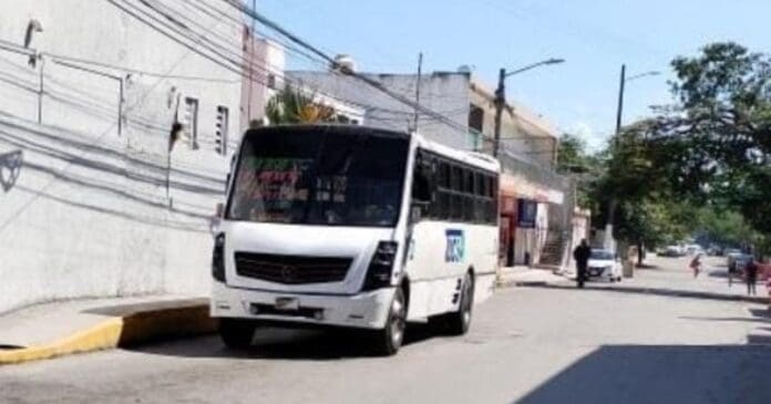 Resbala una persona y muere aplastada por un camión Tucsa en Playa del Carmen. Un lamentable incidente de este domingo.