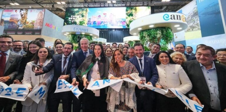 Mara Lezama y la titular de Sectur cortaron el listón del pabellón del Caribe Mexicano en la Fitur 2025 desde España.