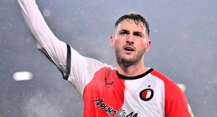 El delantero mexicano Santiago Giménez anotó dos goles al Bayern Munich en la UEFA Champions League este día.