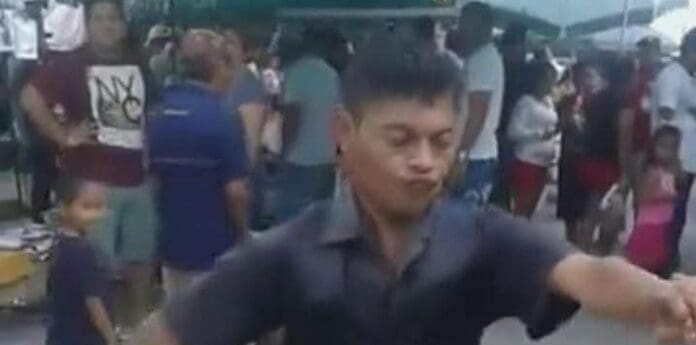 Disparan contra una persona en un tianguis de la 259 de Cancún; piden ayuda para encontrar a su familia pronto.