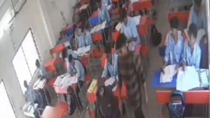 Estudiante se quita la vida frente a sus compañeros saltando del salón de clases