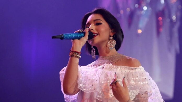 Video: Acusan a Ángela Aguilar de robar dos vestidos de prestigiosa casa de modas en Los Ángeles