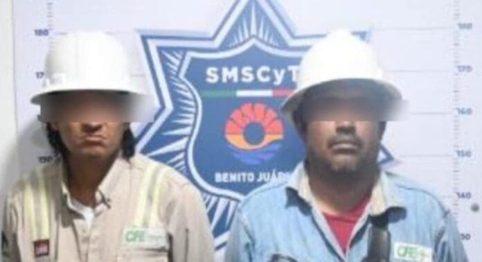 Detienen a dos sujetos que se hacían pasar como trabajadores de CFE en Cancún. Al parecer buscaban obtener dinero.