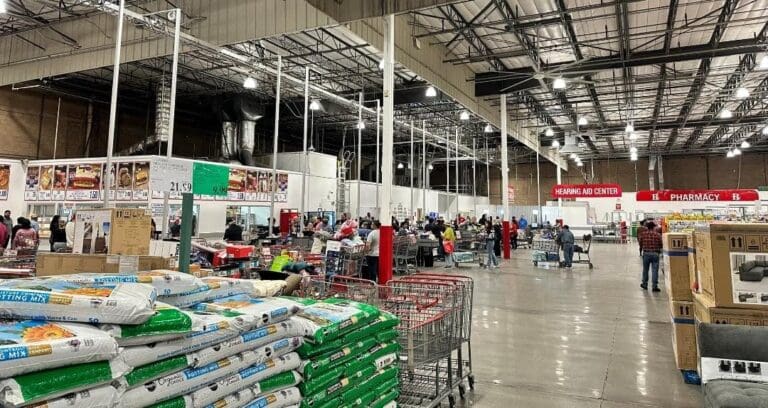 Costco y otras empresas apoyan a migrantes y mantienen programas de inclusión en EU