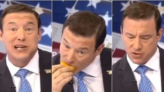 Video: Presentador se burla de los migrantes mexicanos deportados mientras se come un taco en EU