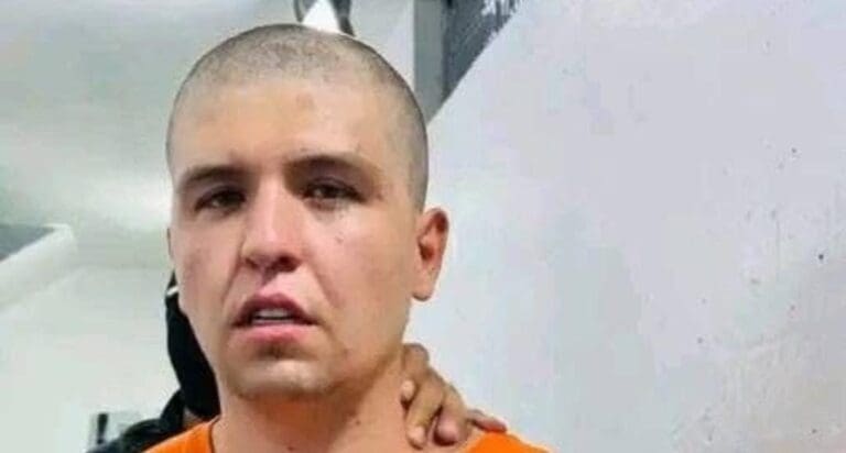 Difunden foto del "Fofo" Márquez siendo rapado en prisión. Hay quien recordó que eso ya lo hacía hace tiempo pero por likes.