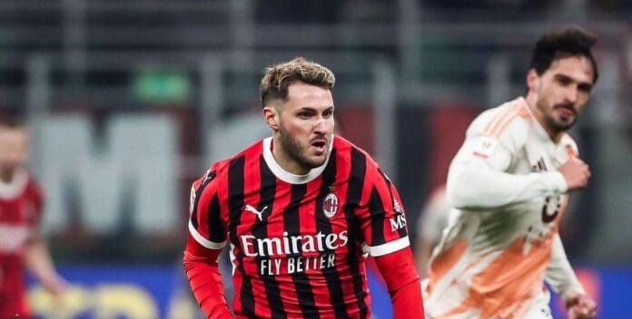 El delantero mexicano Santiago Giménez debutó con el AC Milan dando una asistencia para el portugués Joao Félix.