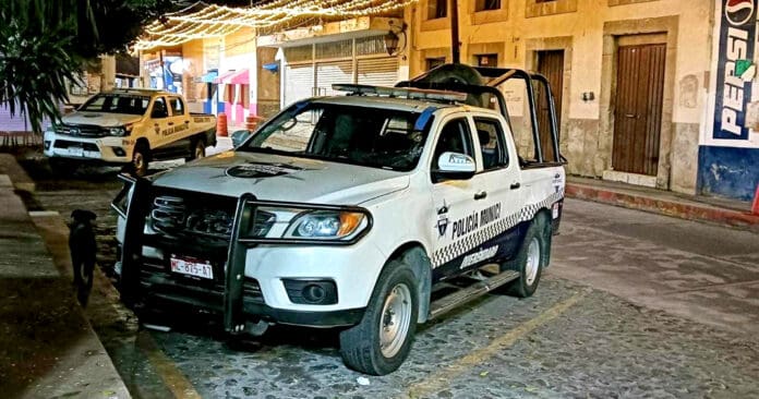 Ejecutan a tres policías en Michoacán; dejan encobijado a uno en Sinaloa