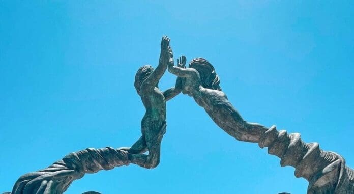 El sector empresarial respalda propuesta de Estefanía Mercado para que Solidaridad se llame Playa del Carmen.