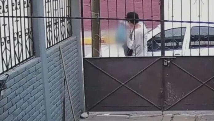 Abandonan a un bebé en Tultitlán; autoridades buscan al padre (video)