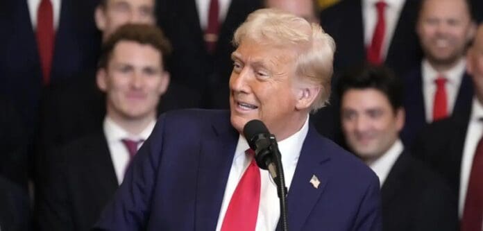 Firman miles de daneses petición para comprar California en respuesta a Trump por Groenlandia