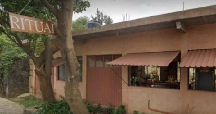 Asaltan a 40 personas en restaurante de Tepoztlán, Morelos; edil dice que no fue grave porque usaron armas cortas.