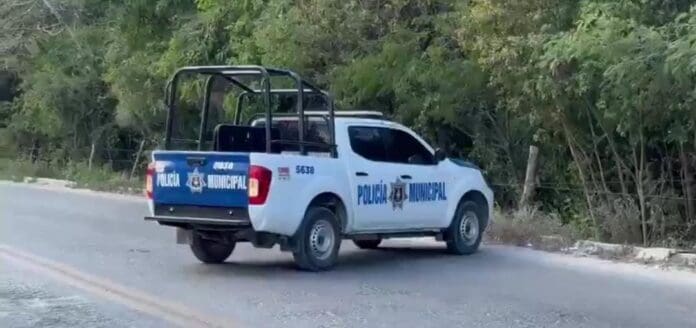Encuentran restos humanos a un lado del Arco Vial de Cancún. Podría tratarse de una persona con ficha de búsqueda.