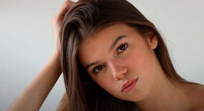 Dan de alta a Valentina Gilabert, joven agredida por Marianne Gonzaga, influencer de Cancún que sigue presa.