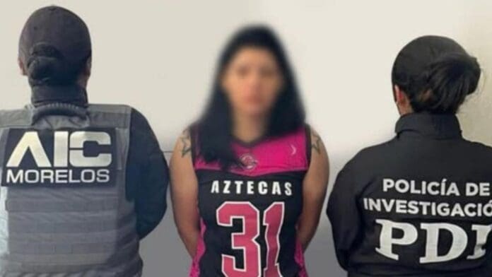 Mujer prófuga por secuestro desde 2014 es detenida al visitar una prisión en Morelos