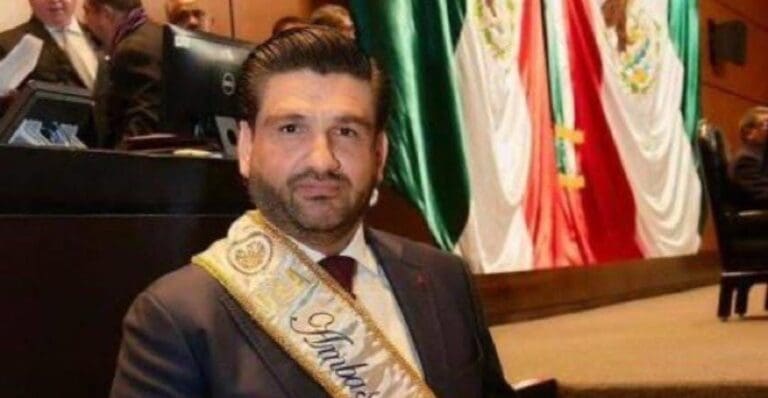 Morena y PAN se acusan de promover los reconocimientos para abogado de “El Mayo” Zambada