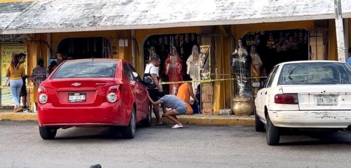 Más violencia en Cancún; asesinan a un sujeto en un local de productos esotéricos en el Mercado 23. Terrible.