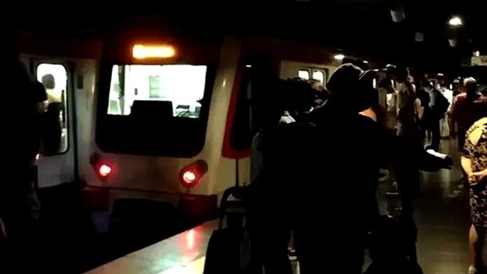 Declara Chile estado de excepción y toque de queda por apagón masivo