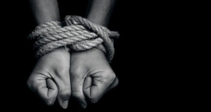 Una mujer viajó de Colombia a Cancún por un empleo, terminó en una red de trata. Es la historia de Alison Vivas.