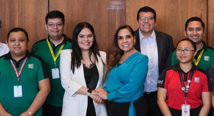 Anuncia Mara Lezama histórica inversión de 7-Eleven de poco más de 3 mil millones de pesos en Quintana Roo.