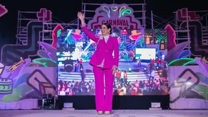 Diversión para todos; en Playa del Carmen el Carnaval y el transporte son gratuitos, destacó Estefanía Mercado.