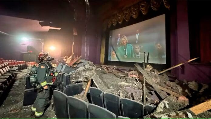 Techo de una sala de cine se desploma en plena función de “Capitán América” en Washington
