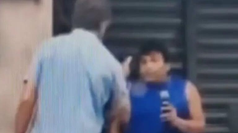 Video: Extranjero corre a cantante invidente en calles de Mérida, Yucatán