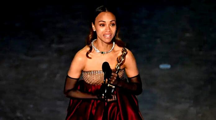 “Soy orgullosa hija de inmigrantes”, Zoé Saldaña tras ganar el Oscar a mejor actriz