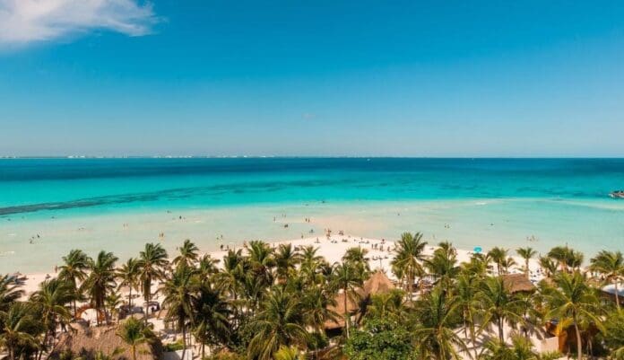 Playa Norte, ubicada en Isla Mujeres, Quintana Roo es una de las mejores del mundo, según la plataforma TripAdvisor.