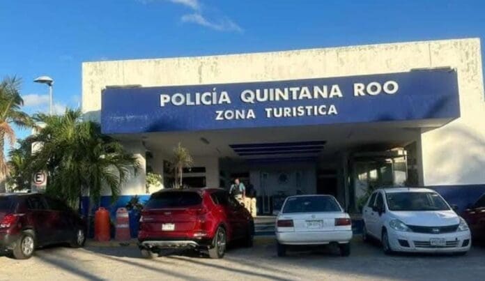 Investigan la muerte de un extranjero en sede de la Policía Turística de Cancún; falleció de infarto cerebral.