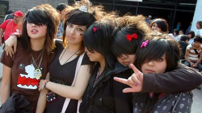 Convocan en CDMX a marcha para conmemorar los 20 años del enfrentamiento de emos contra punks