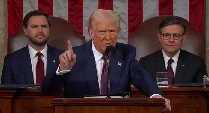 Desde el Congreso, promete el presidente Donald Trump que ningún país volverá a robarle a los Estados Unidos.