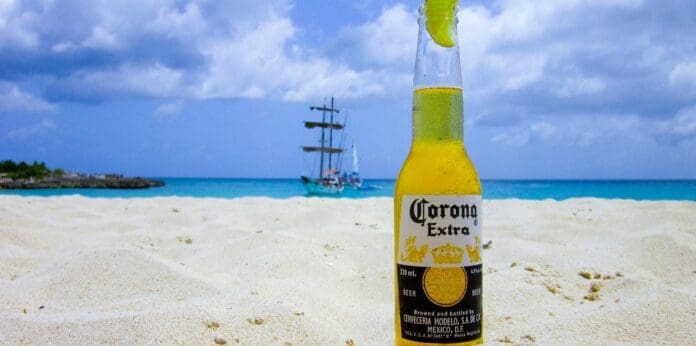 Coca-Cola, Walmart, Grupo Modelo y otras varias empresas se unen a la iniciativa Hecho en México del gobierno federal.