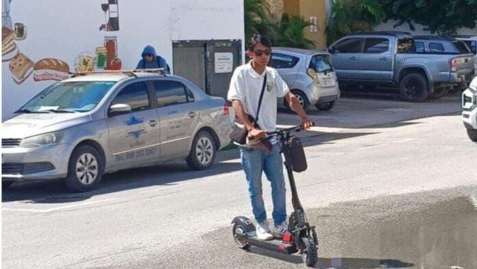 Regidor Orlando Muñoz Gómez promueve iniciativa para regularizar la micromovilidad en Playa del Carmen