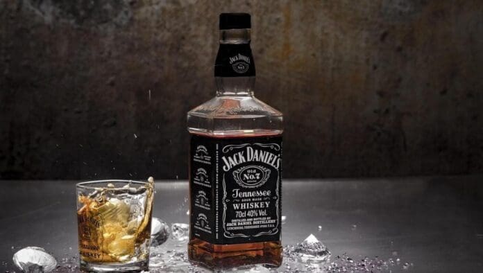 Grandes cadenas y pequeños comercios de Canadá dejan de vender productos de Estados Unidos. Y así se mantendrán.