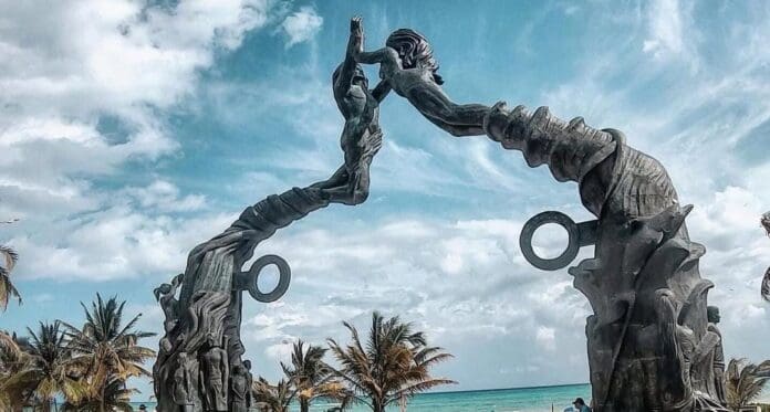 Las Comisiones Unidas del Congreso del Estado aprueban el cambio de nombre de Solidaridad a Playa del Carmen.