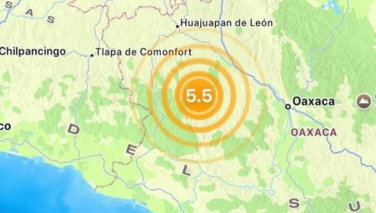 Reportan sismo de magnitud 5.5 con epicentro en Tlaxiaco, Oaxaca. Hasta el momento no se reportan lesionados o daños de gravedad.