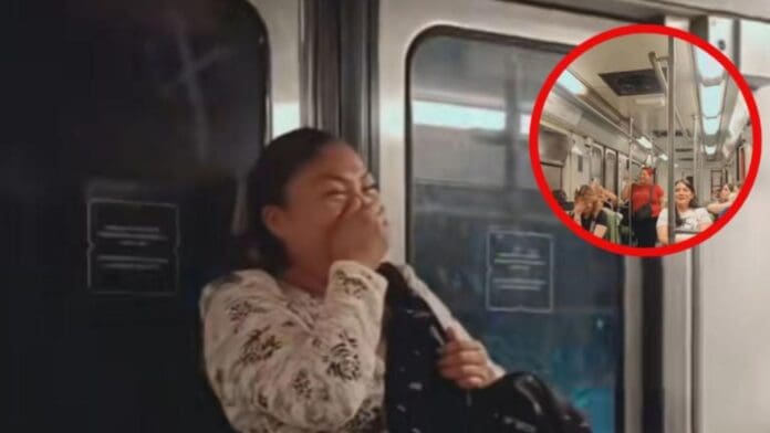 Video: Vendedora del metro organiza a las pasajeras del vagón para que le canten 