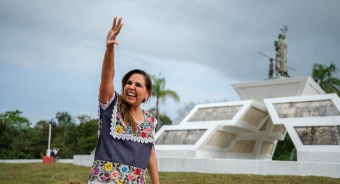 Devuelve Mara Lezama su brillo e importancia a la Glorieta del Mestizaje, en la entrada y salida de Chetumal, la capital.