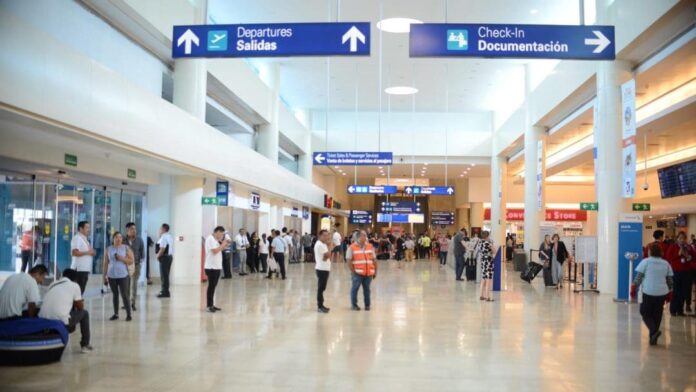 Pierde Cancún 10 de 11 vuelos desde Colombia por maltratos de agentes de Migración a turistas