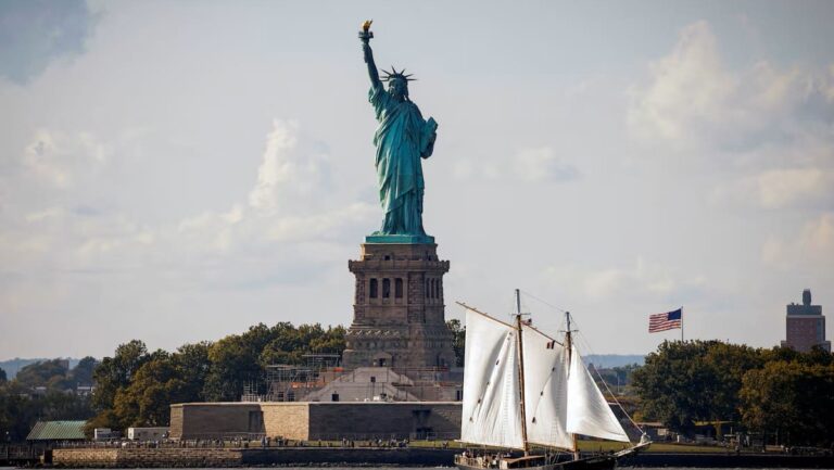 Diputado francés le exige a Donald Trump la devolución de la Estatua de la Libertad
